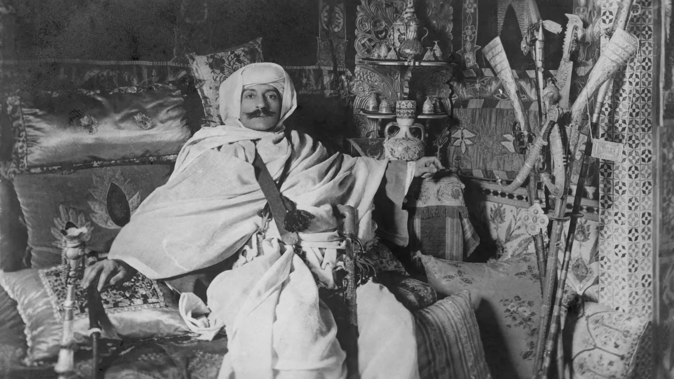 « Longtemps encore j’entendrai la nuit la chanson d’Aziyadé »